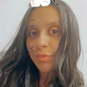 Meet your Posher, Janira